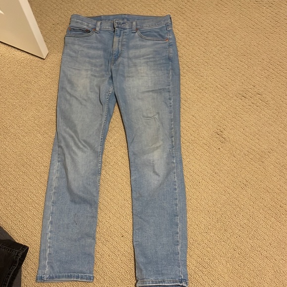 Blue Levi’s jeans - Picture 2 of 2